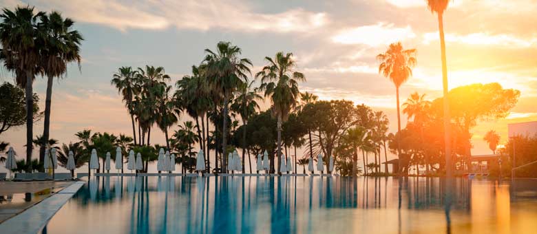 Pools & Beach