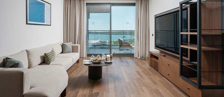 Penthouse Suite 1 Bedroom & Private Swimming Pool Sea View