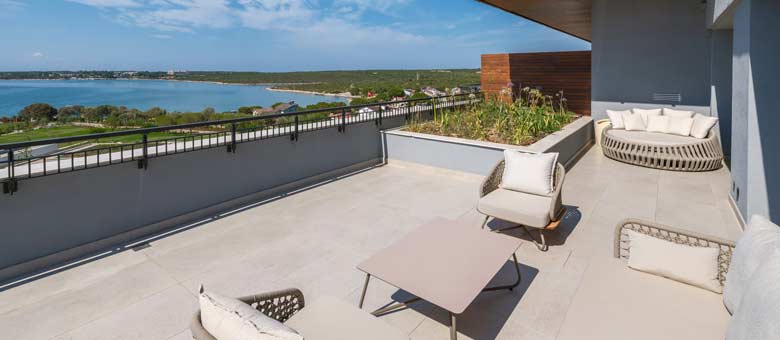 Penthouse Suite with Two Bedrooms & Private Swimming Pool - Sea View