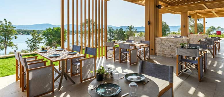 Mansion Bistro Restaurant serving world food to adult guests over 16 years of age