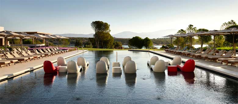Swimming Pools & Beach