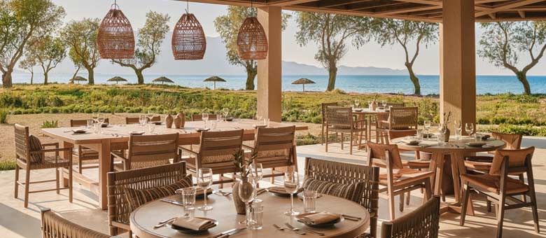 With open sides providing scenic views for guests while dining, Kriti is a beautiful environment to enjoy breakfast, lunch and dinner.