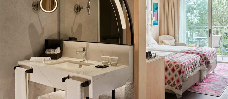 Deluxe Corner Family Suite