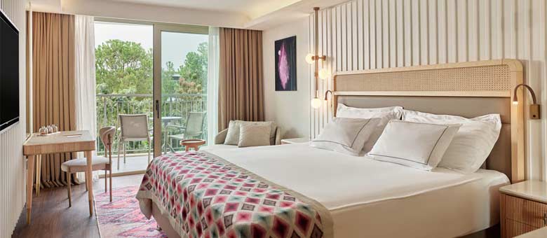 Deluxe Corner Family Suite