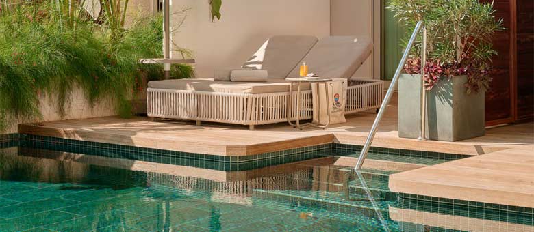 Deluxe Family Swim-Up Suite