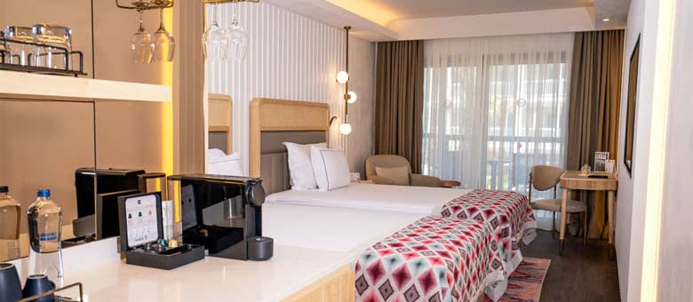 Deluxe Lagoon Room