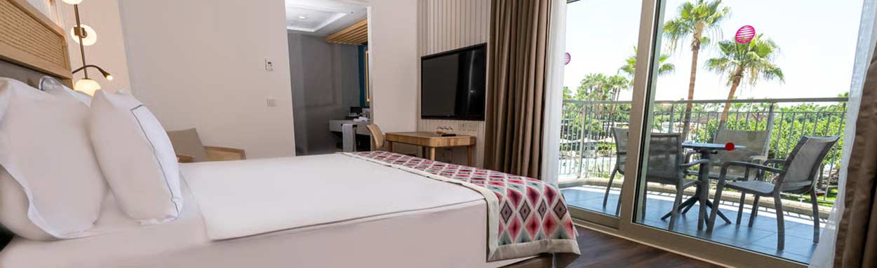 Deluxe Corner Family Suite