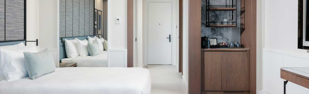 Deluxe Swim-Up Sea Side Room Adult Aone