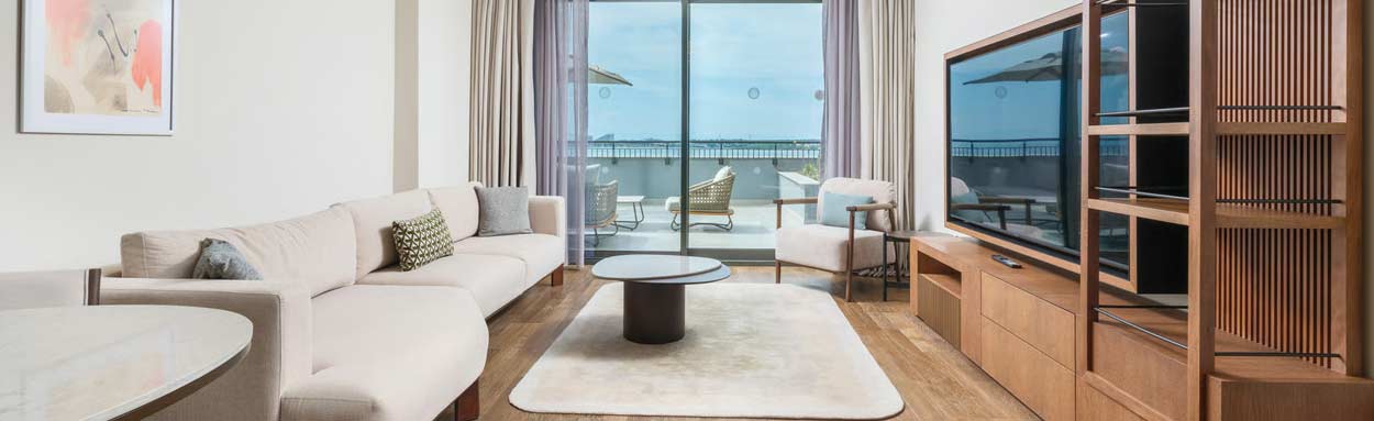 Penthouse Suite With Two Bedrooms & Private Swimming Pool - Sea View